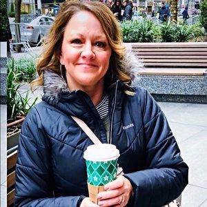 Meet your Posher, Laurie